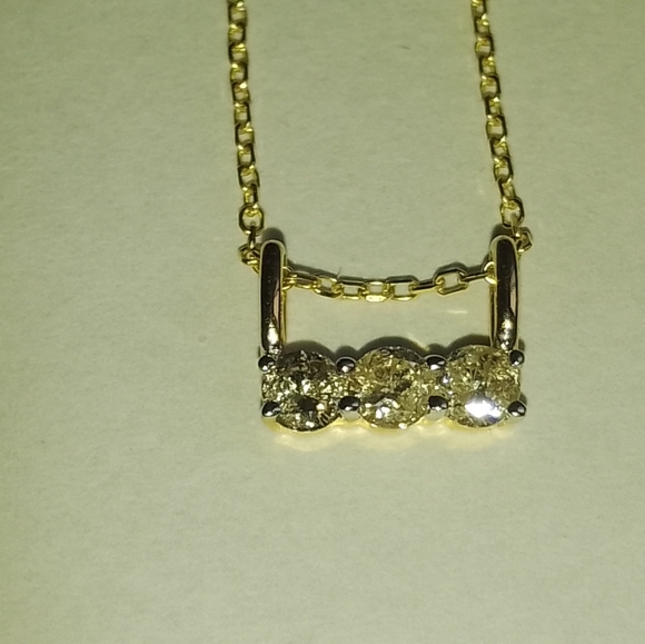 Real Canadian diamonds and 10k gold chain pendant included 16 inches Necklace - Picture 1 of 6
